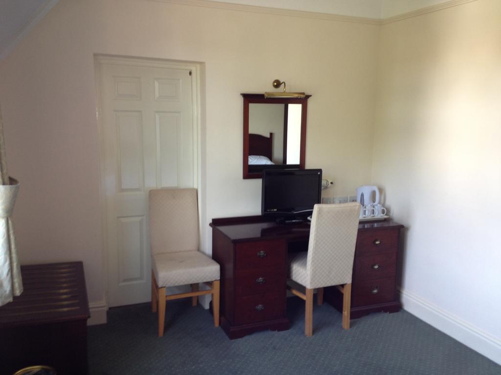 Sir Douglas Haig Inn Effingham Chambre photo