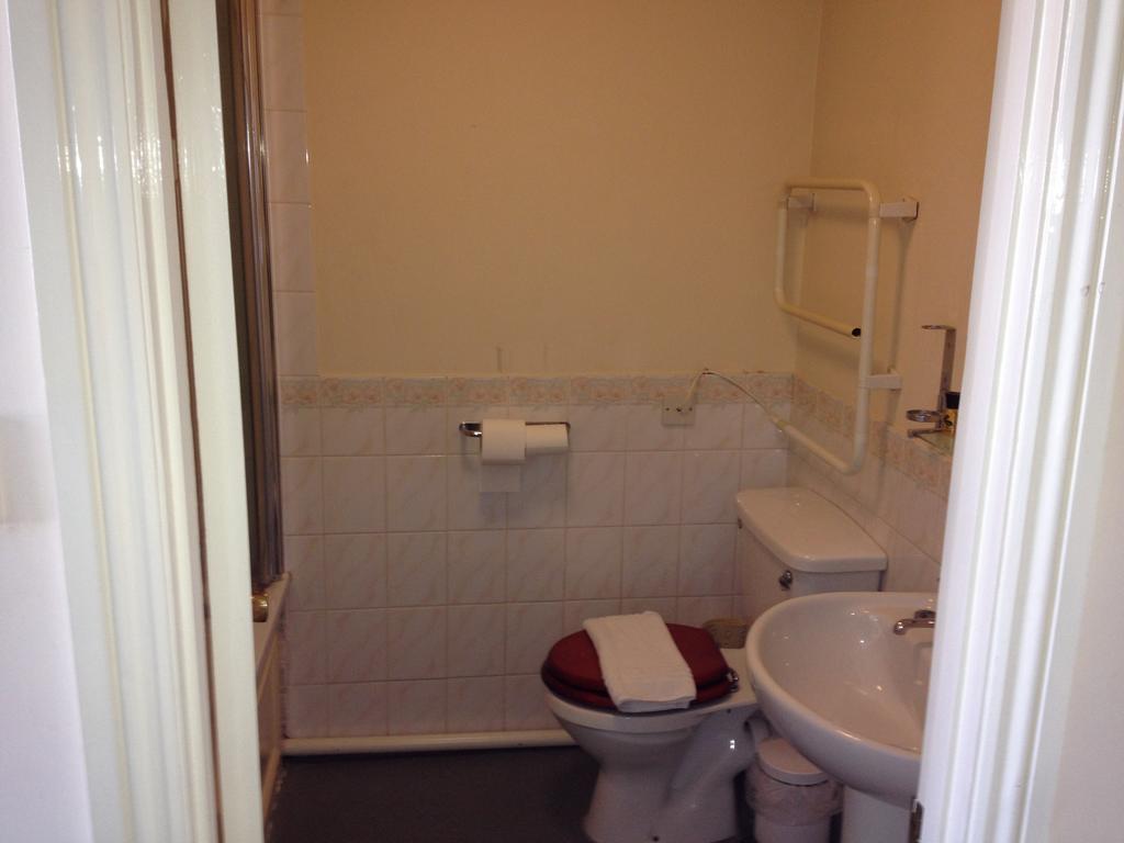 Sir Douglas Haig Inn Effingham Chambre photo